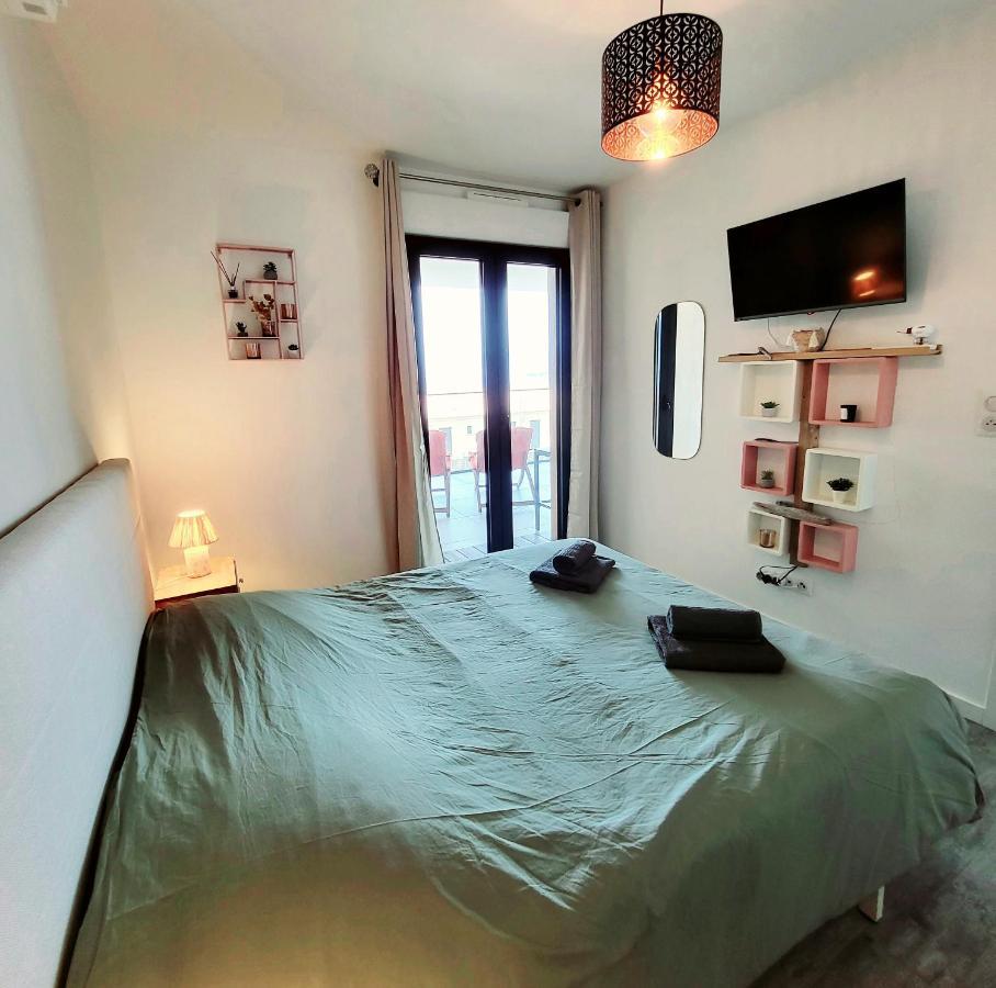 Appartement De Standing Bord De Mer Pietrosella Ngoại thất bức ảnh