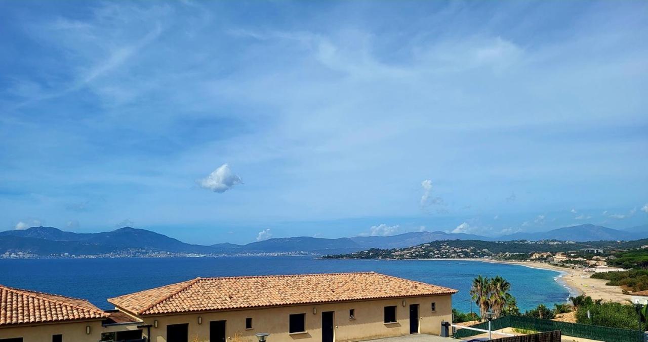 Appartement De Standing Bord De Mer Pietrosella Ngoại thất bức ảnh